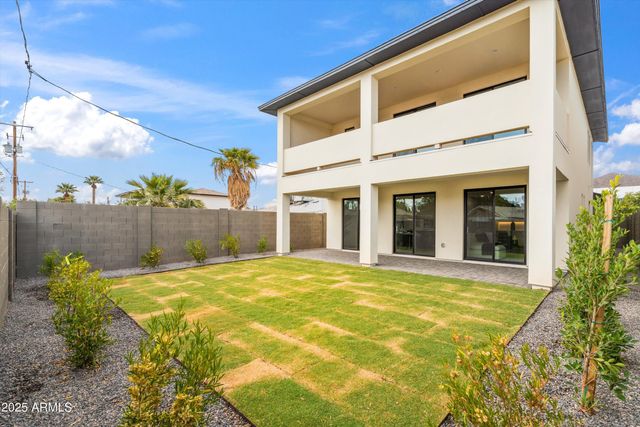 5533 E EARLL Drive, Phoenix, AZ 85018