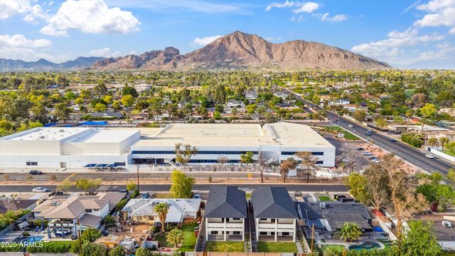 5533 E EARLL Drive, Phoenix, AZ 85018