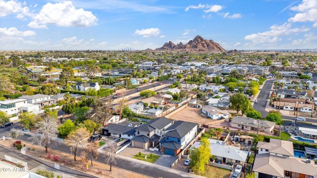 5533 E EARLL Drive, Phoenix, AZ 85018