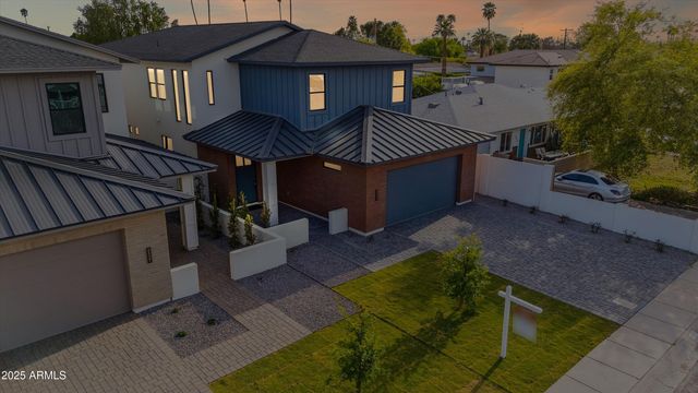 5533 E EARLL Drive, Phoenix, AZ 85018