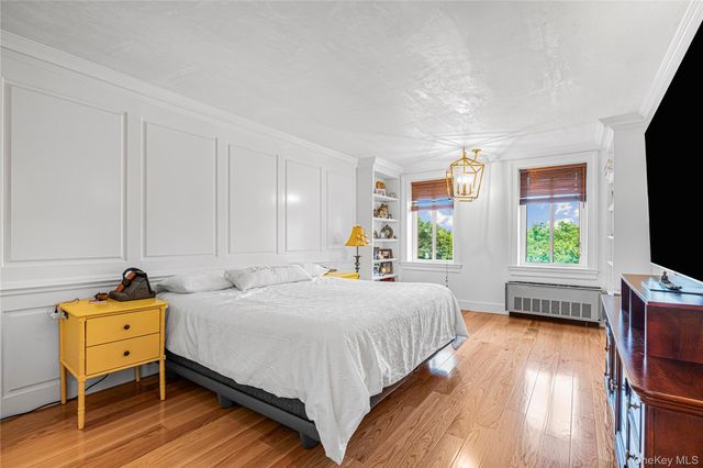 175 Maple Avenue 4D, Westbury, NY 11590