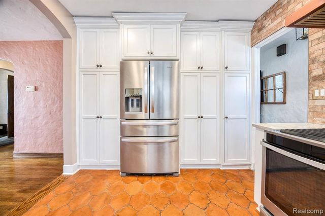 142 Ottawa Drive, Pontiac, MI 48341