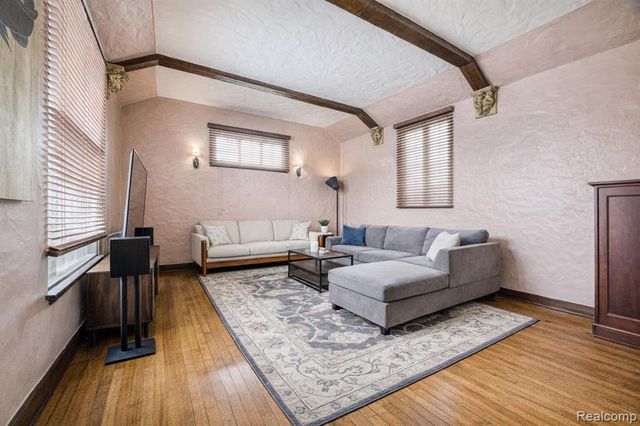 142 Ottawa Drive, Pontiac, MI 48341