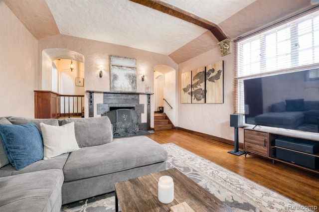 142 Ottawa Drive, Pontiac, MI 48341