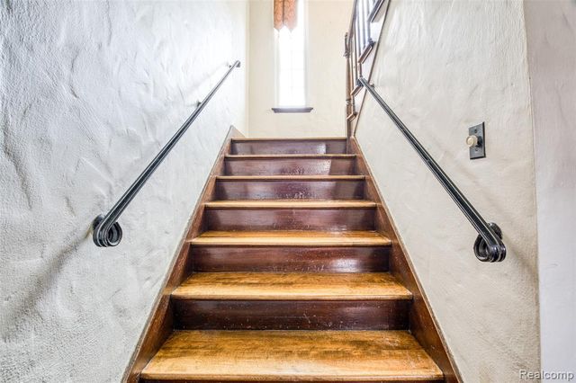 142 Ottawa Drive, Pontiac, MI 48341