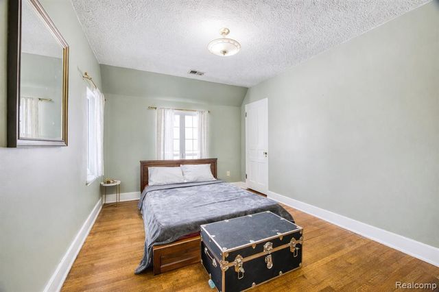 142 Ottawa Drive, Pontiac, MI 48341