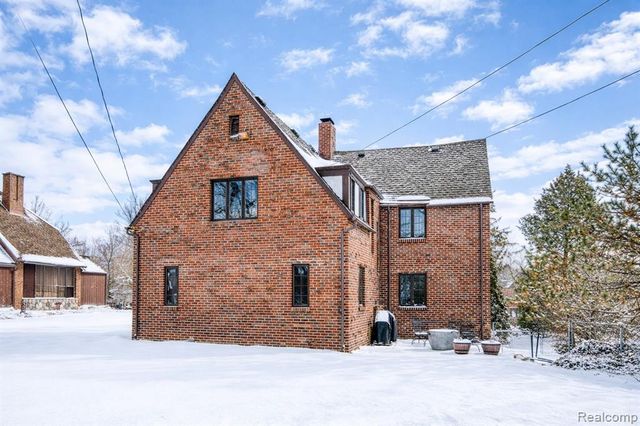 142 Ottawa Drive, Pontiac, MI 48341