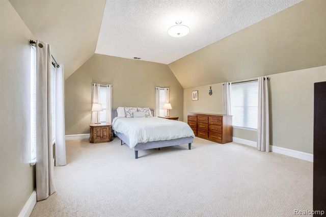 142 Ottawa Drive, Pontiac, MI 48341