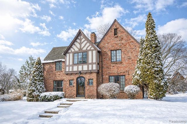 142 Ottawa Drive, Pontiac, MI 48341