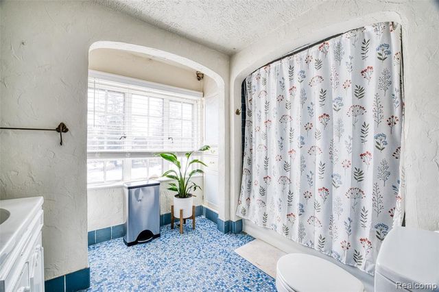 142 Ottawa Drive, Pontiac, MI 48341