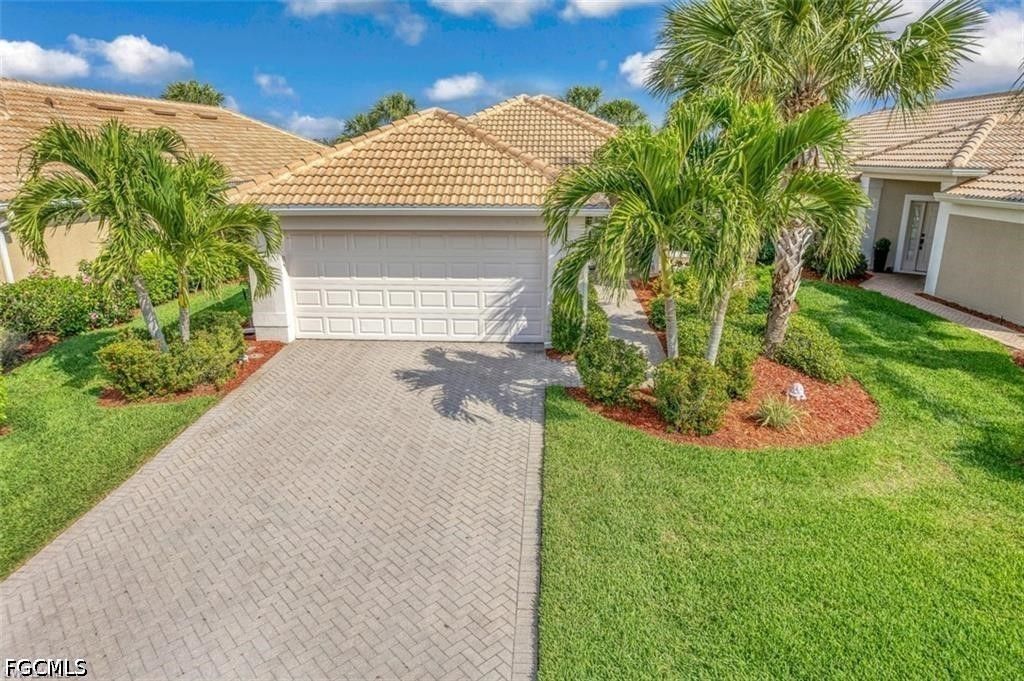 10025 Oakhurst WAY, Fort Myers, FL 33913