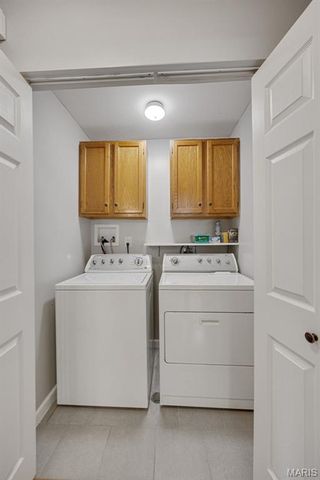527 Blazedwood Drive, Ballwin, MO 63021