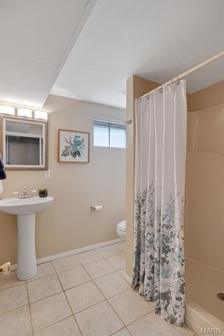 527 Blazedwood Drive, Ballwin, MO 63021