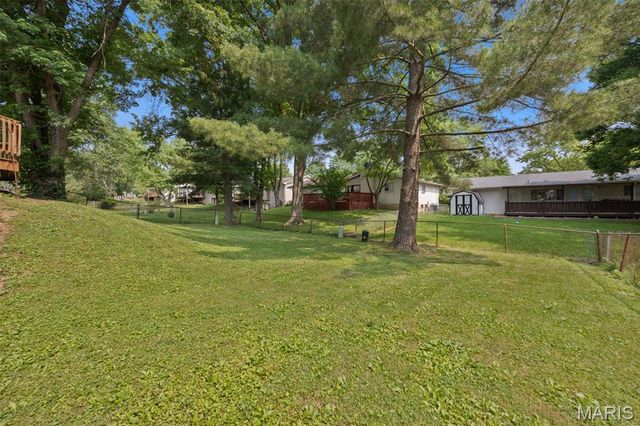 527 Blazedwood Drive, Ballwin, MO 63021