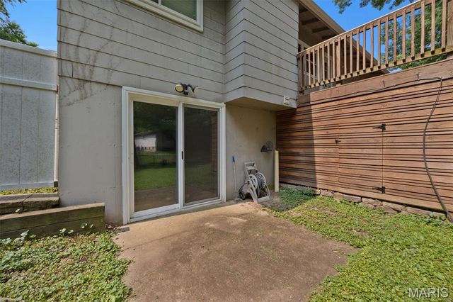 527 Blazedwood Drive, Ballwin, MO 63021