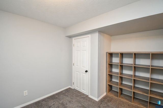 201 S Foss Ave Avenue, Sioux Falls, SD 57110
