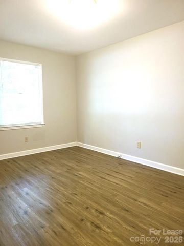 2141 Selwyn Avenue 104, Charlotte, NC 28207