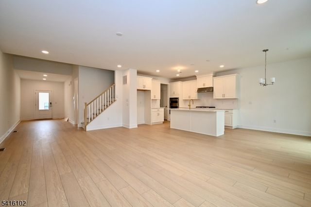 26 Arowana Rd, Randolph Twp., NJ 07869