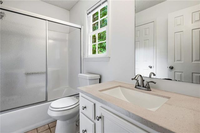 621 Radford Circle, Woodstock, GA 30188