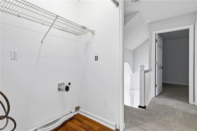 621 Radford Circle, Woodstock, GA 30188