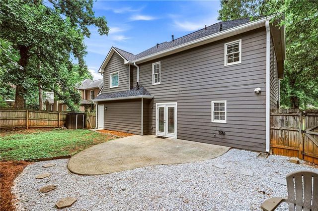 621 Radford Circle, Woodstock, GA 30188