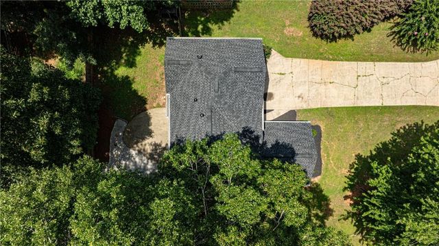 621 Radford Circle, Woodstock, GA 30188