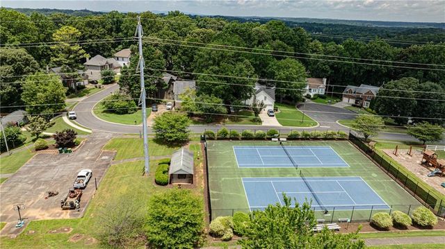 621 Radford Circle, Woodstock, GA 30188