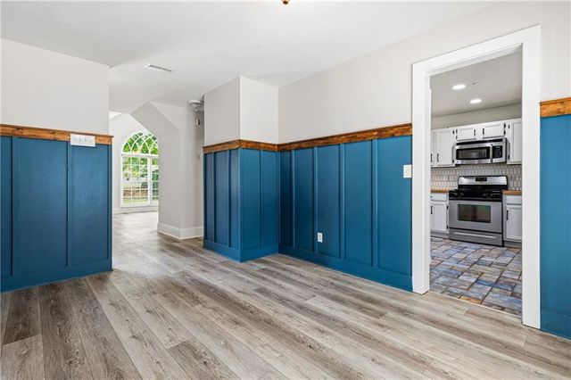 621 Radford Circle, Woodstock, GA 30188