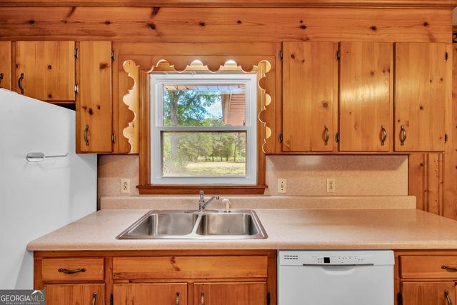 242 Lake Joy Road, Perry, GA 31069