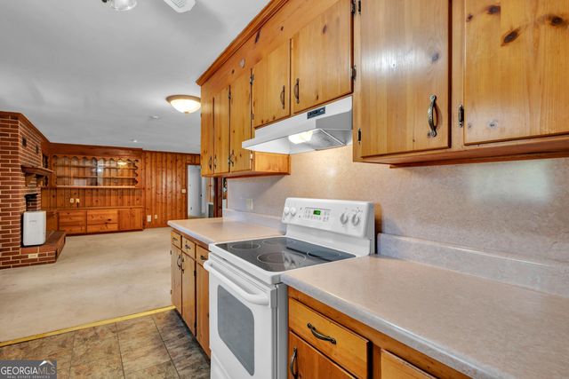 242 Lake Joy Road, Perry, GA 31069