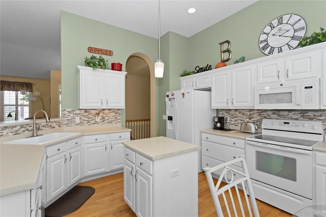 12719 Madison Avenue, Urbandale, IA 50323