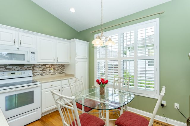 12719 Madison Avenue, Urbandale, IA 50323