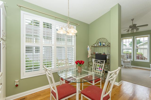 12719 Madison Avenue, Urbandale, IA 50323