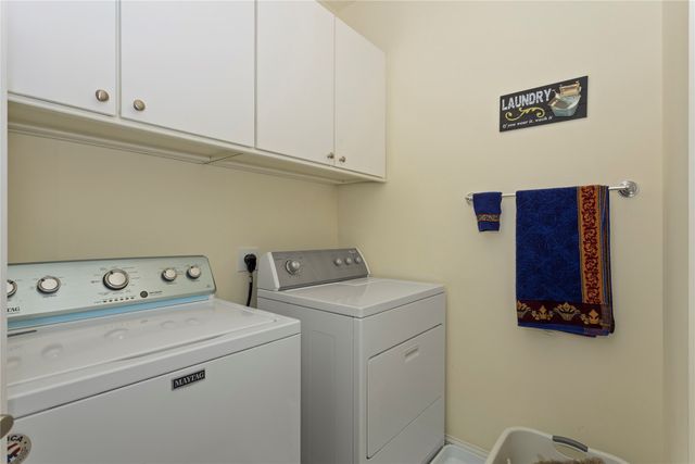 12719 Madison Avenue, Urbandale, IA 50323