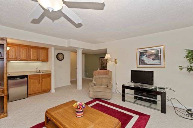 12719 Madison Avenue, Urbandale, IA 50323