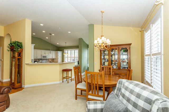12719 Madison Avenue, Urbandale, IA 50323
