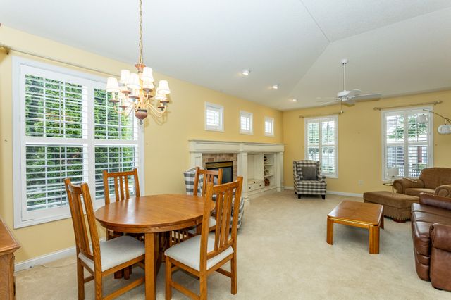 12719 Madison Avenue, Urbandale, IA 50323