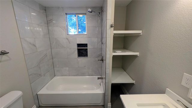 710 W 23rd Street, Houston, TX 77008