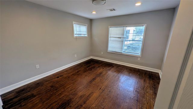 710 W 23rd Street, Houston, TX 77008