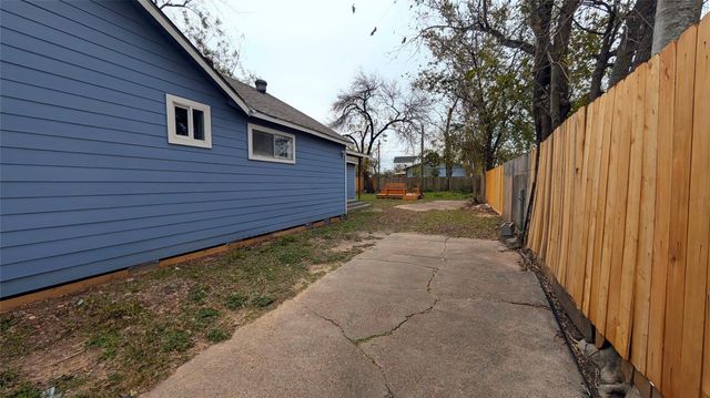 710 W 23rd Street, Houston, TX 77008