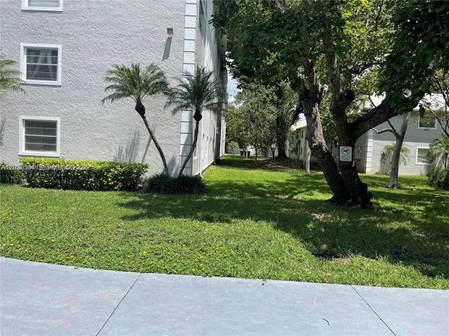 17255 SW 95th Ave 249, Palmetto Bay, FL 33157