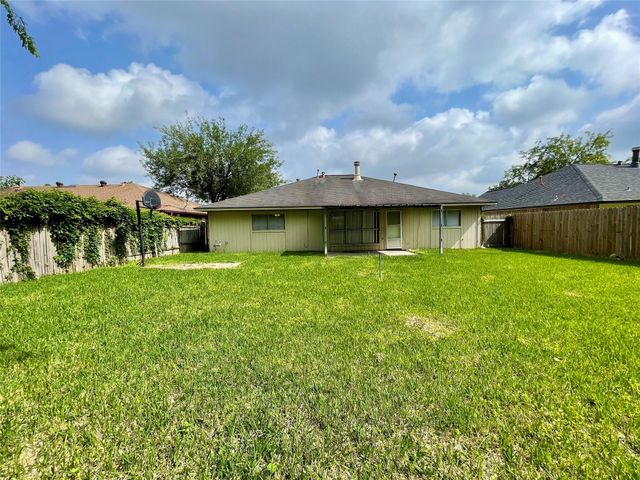 6310 Star Lake Drive, Houston, TX 77396