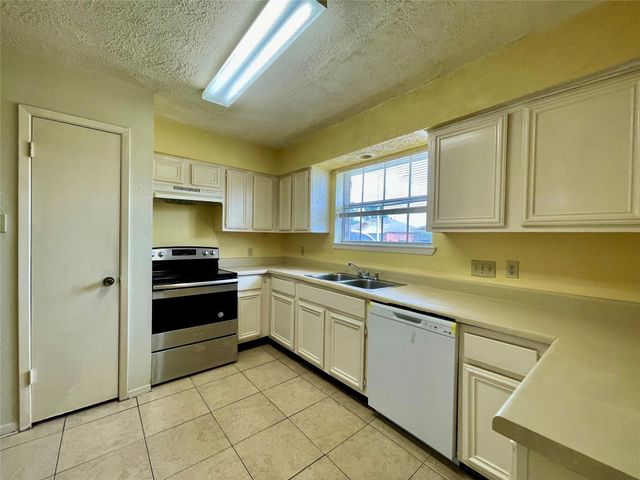 6310 Star Lake Drive, Houston, TX 77396