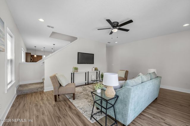 408 8TH Street S, Jacksonville Beach, FL 32250