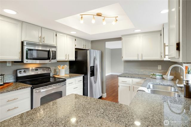 1044 NE Swanson Way, Poulsbo, WA 98370