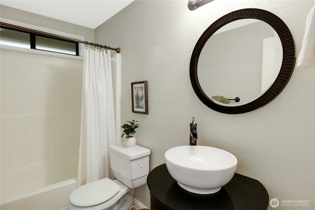 1044 NE Swanson Way, Poulsbo, WA 98370