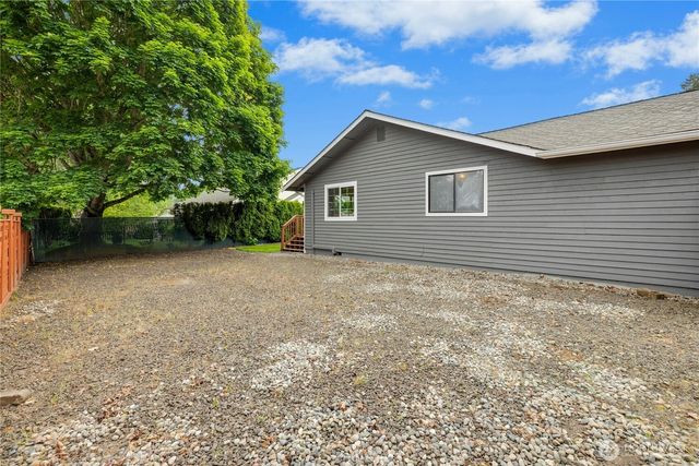 1044 NE Swanson Way, Poulsbo, WA 98370