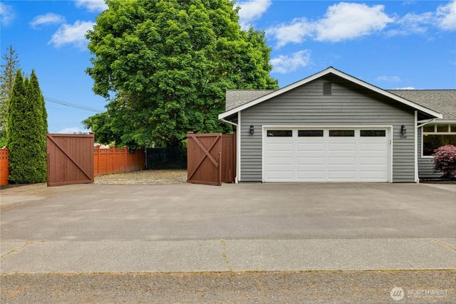 1044 NE Swanson Way, Poulsbo, WA 98370