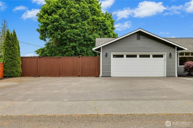1044 NE Swanson Way, Poulsbo, WA 98370