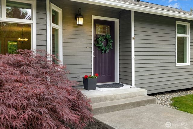 1044 NE Swanson Way, Poulsbo, WA 98370